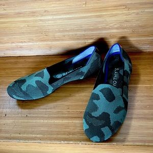 Rothy’s Classic Loafer RARE discontinued olive camo colorway.